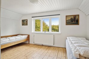 4 slaapkamers, een kluis op de kamer, een strijkplank/strijkijzer