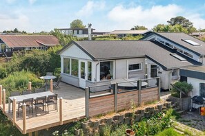 Outdoor dining - 3 bedroom accommodation in Roslev (Roslev)