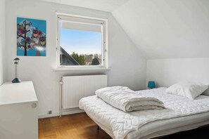 5 bedrooms, free WiFi - Large summer house in Bandholm on Lolland (Bandholm)