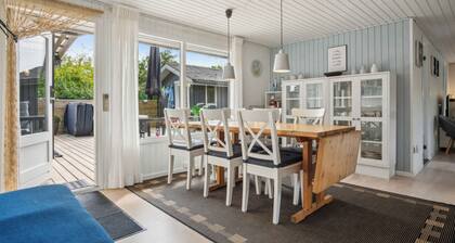 Lovely cottage in Pøt Strandby