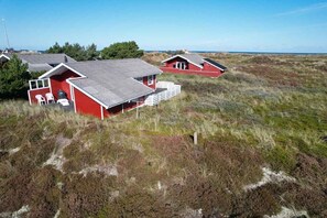 Exterior - Lovely summer house on natural grounds (Frøstrup)