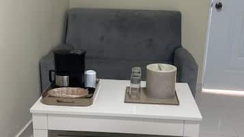 行政四人房, 2 張加大雙人床 | 房內夾萬、書桌、手提電腦工作空間、免費 Wi-Fi