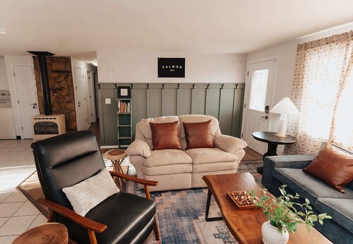 Charming Mountainview Home