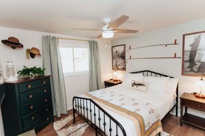 3 soverom, skrivebord, strykejern/-brett og wi-fi