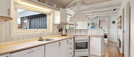 Fridge, oven, dishwasher, coffee/tea maker