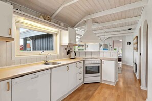 Fridge, oven, dishwasher, coffee/tea maker