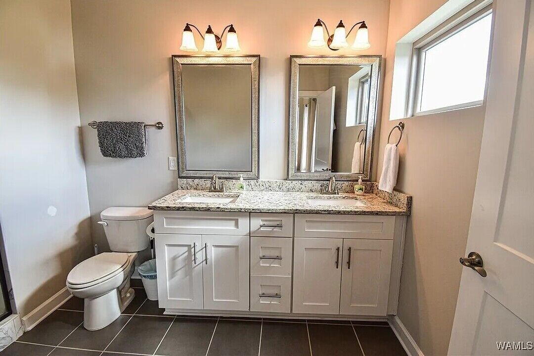 Bruser, hårtørrer, håndklæder, Sæbe