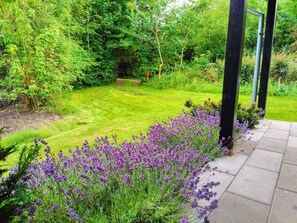 Property grounds - Cozy cottage steps from Lyngsbæk beach (Ebeltoft)