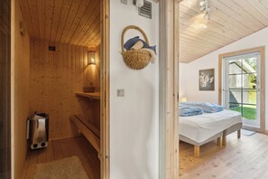 4 bedrooms, free WiFi