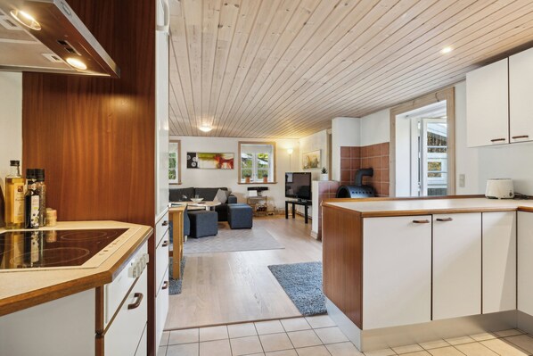 Fridge, oven, dishwasher