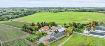 580 m2 countryside idyll with activity room
