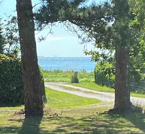 Idyllic family summer house 75 meters from coast