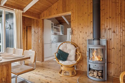 Idyllic family summer house 75 meters from coast