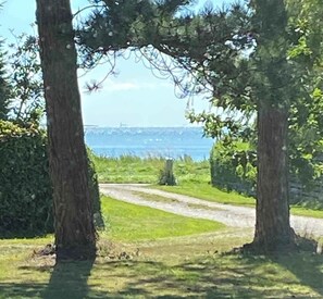 Property grounds - Idyllic family summer house 75 meters from coast (Gørlev)