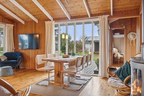 Idyllic family summer house 75 meters from coast