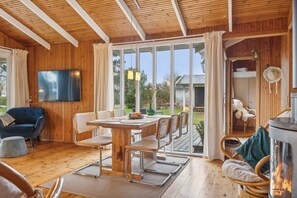 Dining - Idyllic family summer house 75 meters from coast (Gørlev)