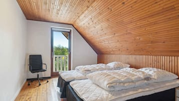 7 bedrooms, iron/ironing board, travel cot, free WiFi