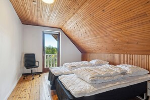 7 slaapkamers, een strijkplank/strijkijzer, reisbedje, gratis wifi