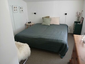 3 Schlafzimmer, Bügeleisen/Bügelbrett