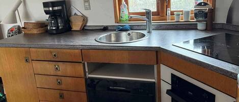 Réfrigérateur, four, plaque de cuisson, lave-vaisselle