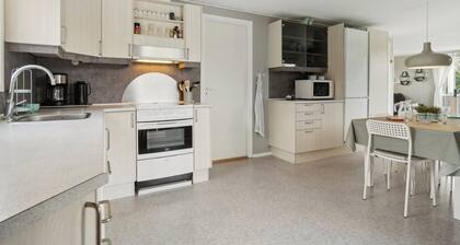 Lovely summer house in Øster Hurup