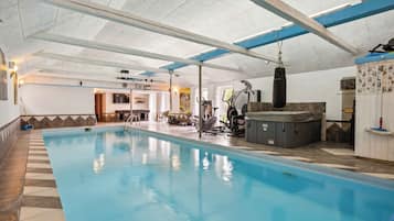 Indendørs pool, opvarmet pool