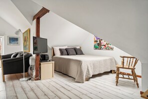 2 soverom, strykejern/-brett, reiseseng for barn og wi-fi (inkludert)
