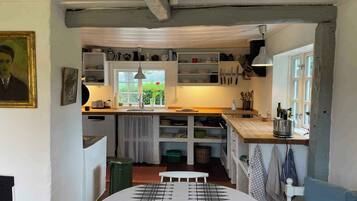 Réfrigérateur, four, plaque de cuisson, lave-vaisselle