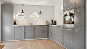 Fridge, oven, dishwasher, highchair