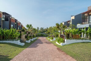 Deluxe Villa, 3 Bedrooms, Pool View | Garden view