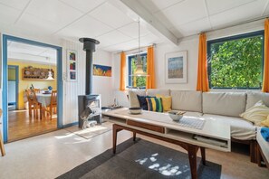 Tv, pejs, dvd-afspiller, stereoanlæg