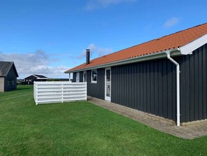 Exterior - Large family house with a beautiful view (Vinderup)