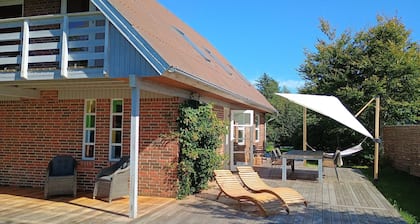Family-friendly home near beach forest harbour
