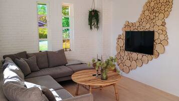 TV, DVD player, stereo