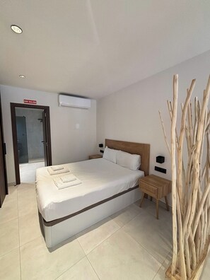 Iron/ironing board, travel crib, free WiFi, bed sheets