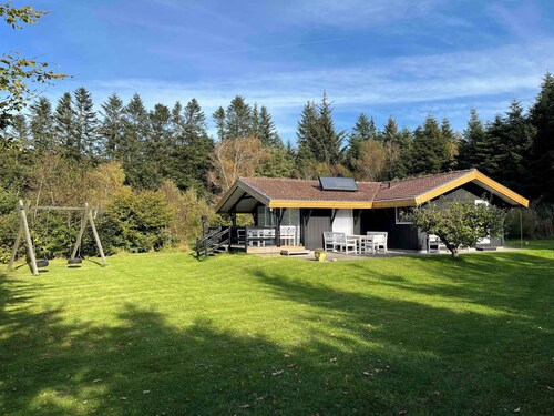 Cozy holiday home with space for relaxation