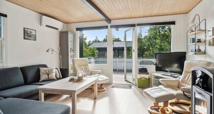 Enjoy a holiday just 200 m from Ringkøbing Fjord