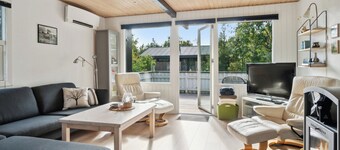 Enjoy a holiday just 200 m from Ringkøbing Fjord
