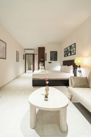 Iron/ironing board, travel crib, free WiFi, bed sheets