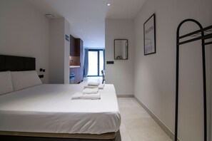 Iron/ironing board, travel cot, free WiFi, bed sheets