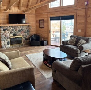 Smart TV, fireplace