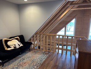 Interior - Large 6-bedroom home, sleeps 16! WiFi and a private sandy beach in Traverse City (Traverse City)