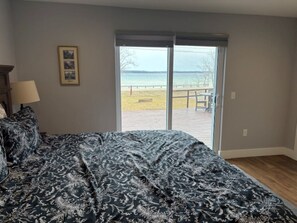 6 bedrooms, iron/ironing board, WiFi, bed sheets