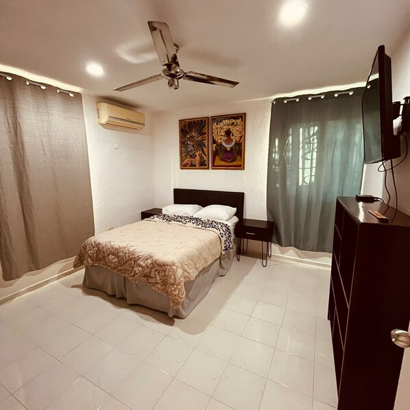 1 dormitorio, tabla de planchar con plancha, wifi gratis y ropa de cama