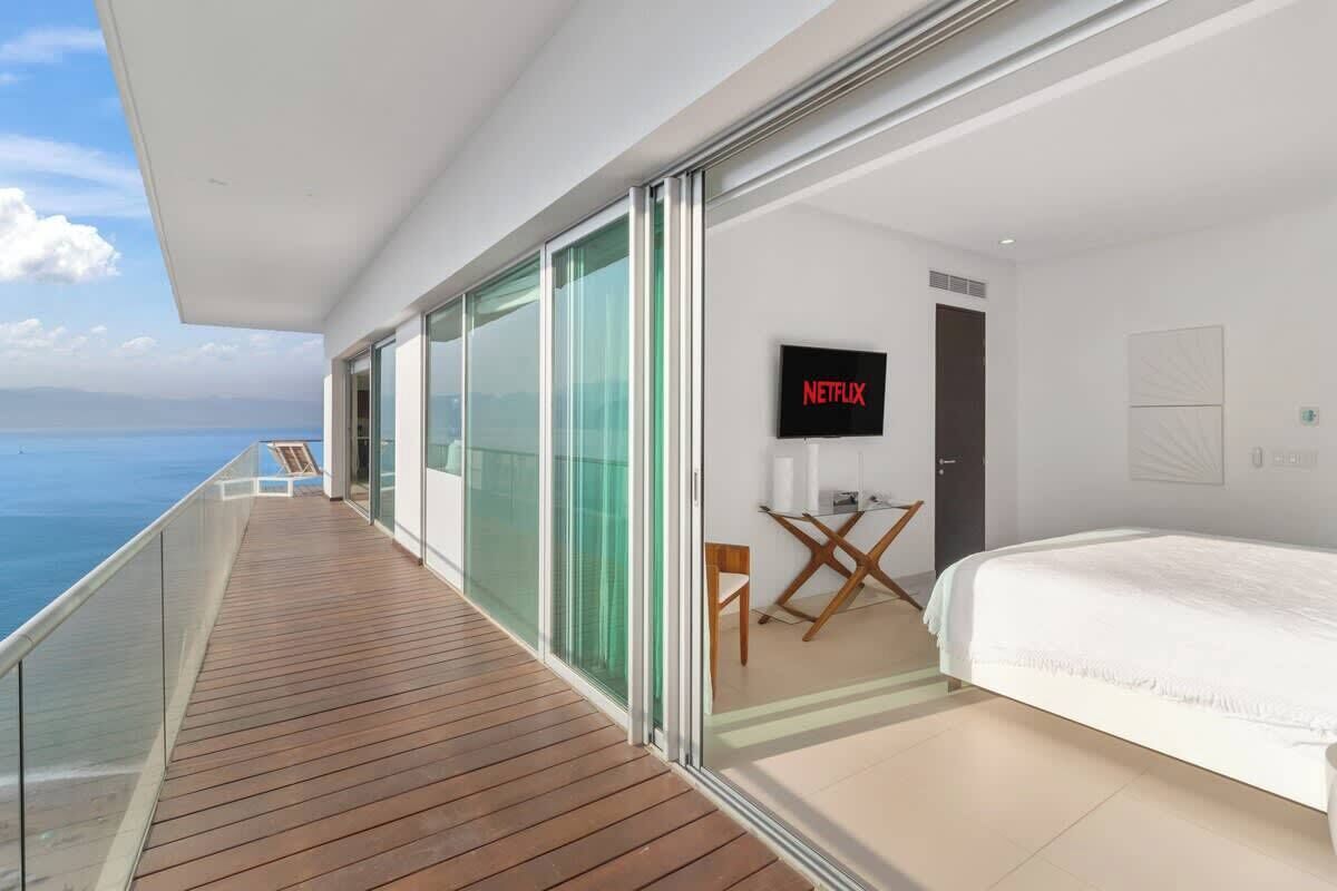 3 slaapkamers, een strijkplank/strijkijzer, wifi, beddengoed