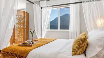 6 camere, una scrivania, ferro/asse da stiro, culla da viaggio