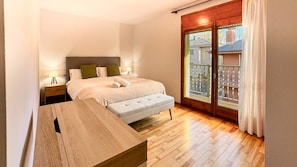 3 soverom, skrivebord, strykejern/-brett og wi-fi (inkludert)