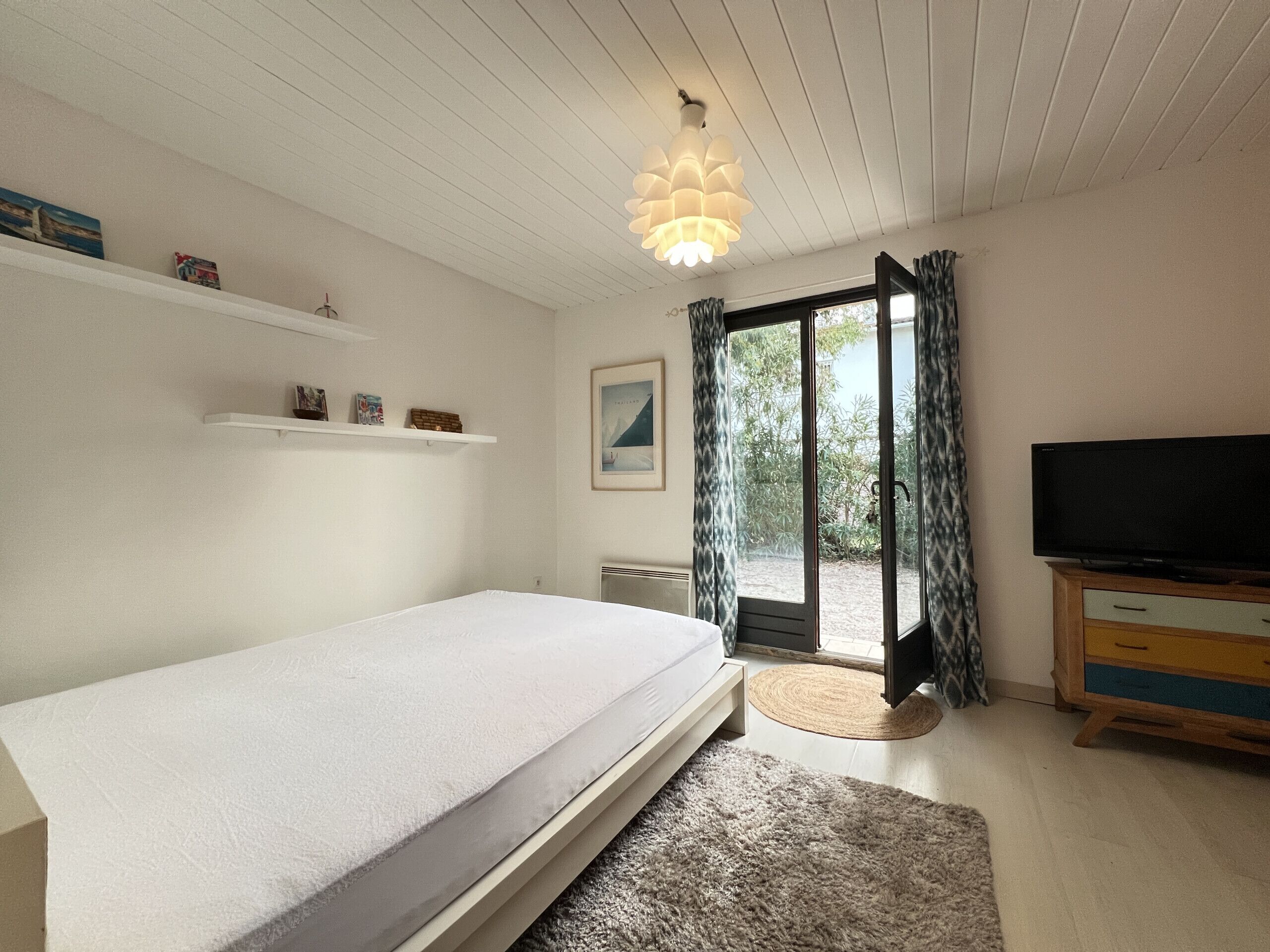 免费 WiFi、床单