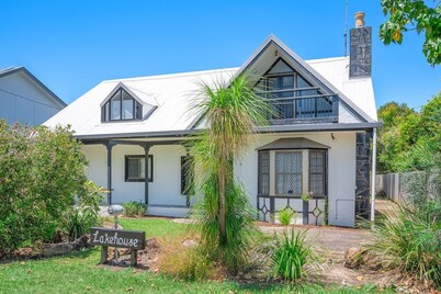 Lake House|3Br Currimundi Retreat