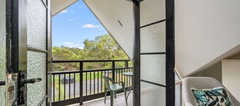 LAKE HOUSE -  Ideally located next to the Lake, which is a great spot for a fish, swimming or Kayaki